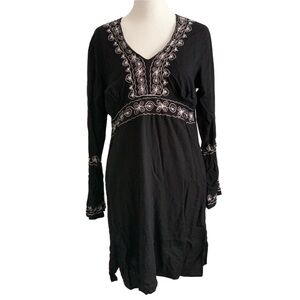 SOAKED Women’s Black with White Embroidery Size: Medium
